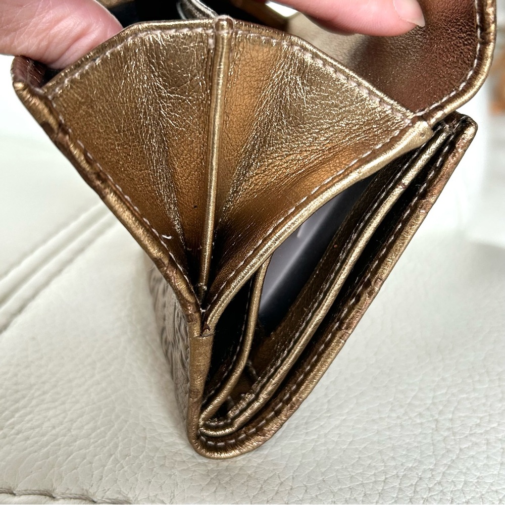 Gucci Wallet Metallic Gold - Picture 5 of 16